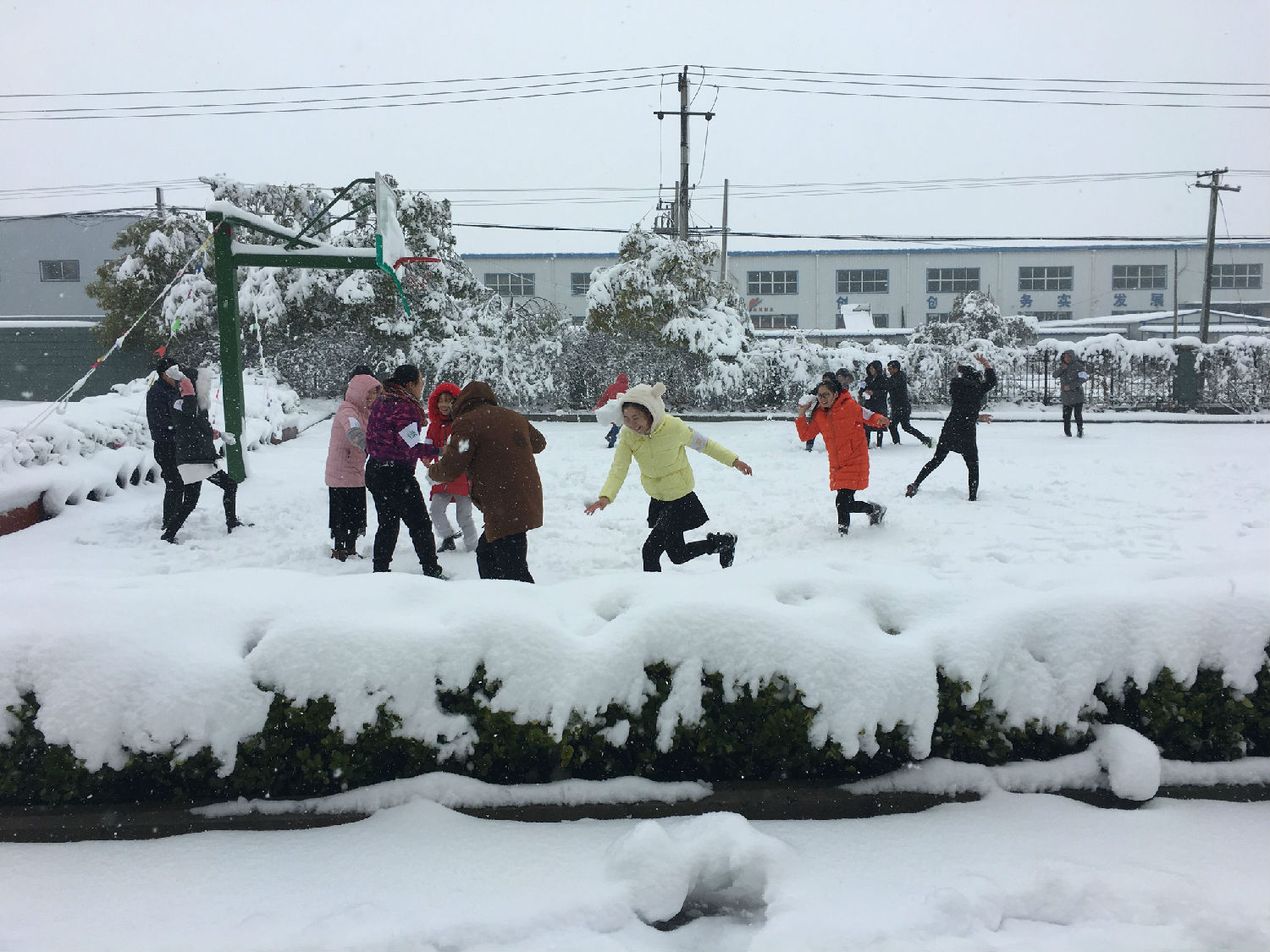 安徽得潤電氣 高低壓 開關柜 廠家 掃雪 電話：400-0551-777 qq：3176885416